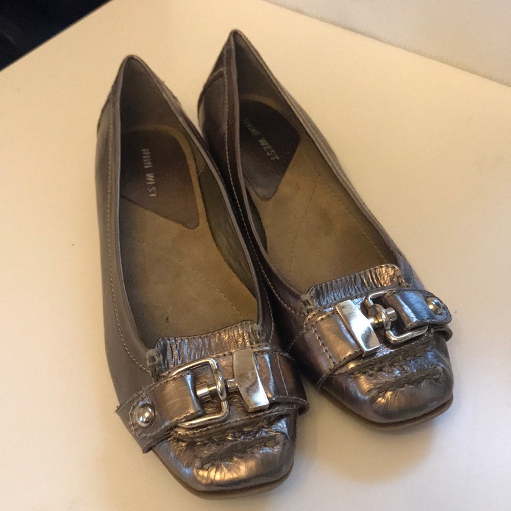 Super trendy Nine West flats size 8.5. So cute!